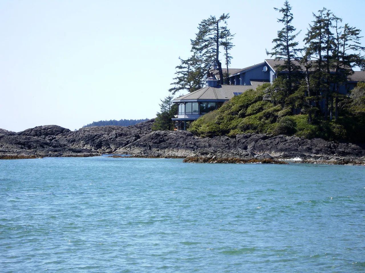 Wickaninnish Inn on a rocky point beside Chesterman Beach